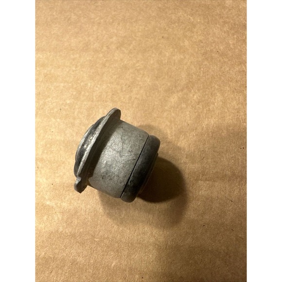General Motor 84-96 Rear Sway Bar Link Bushing 14070114 - Picture 4 of 8